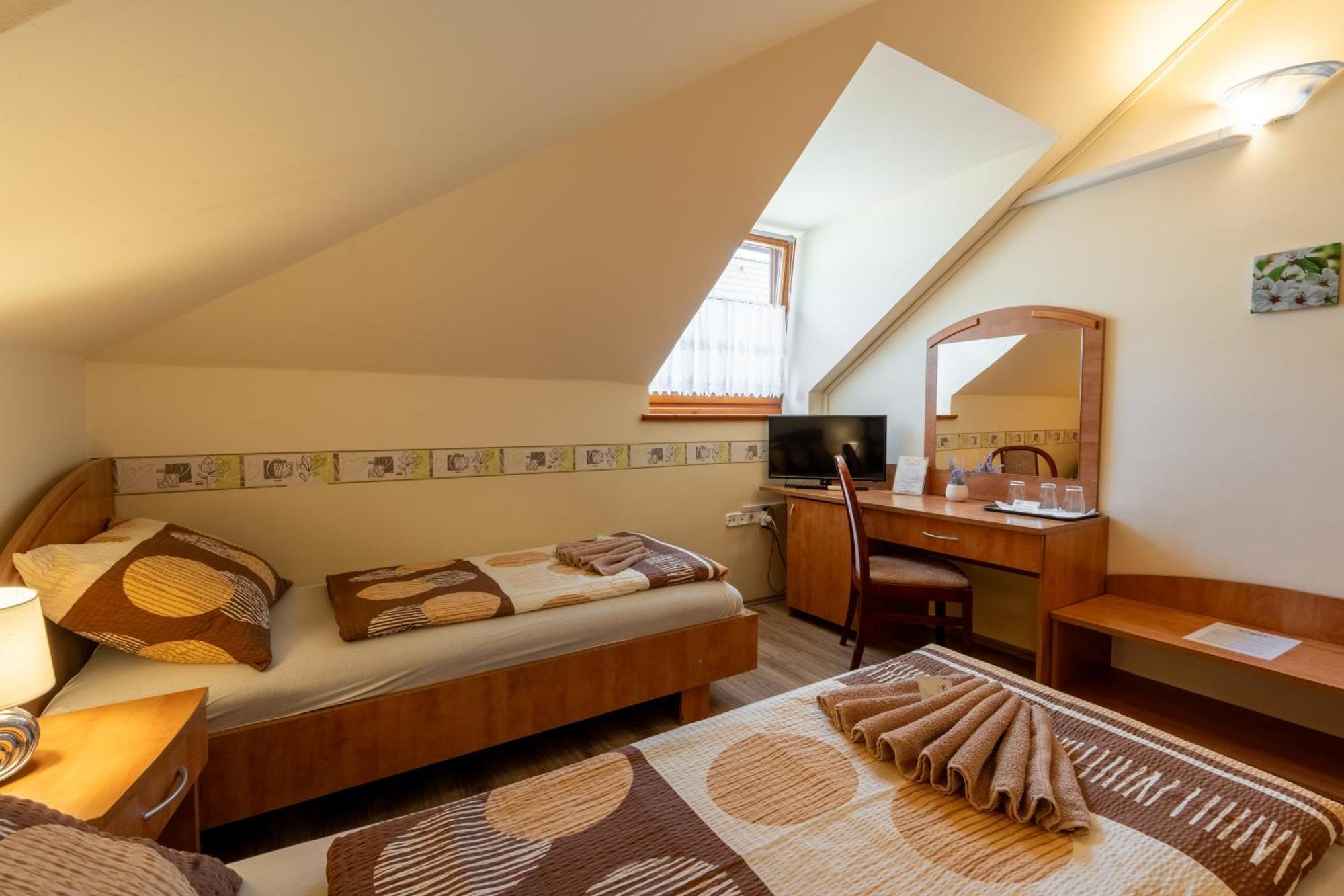 Szenti Vendeghaz Bed & Breakfast Gyor Exterior photo
